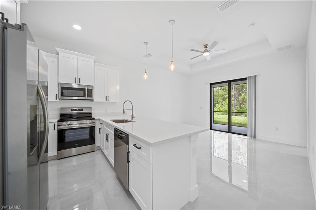 403/405 Bell Blvd S, Lehigh Acres, FL 33974 Photo