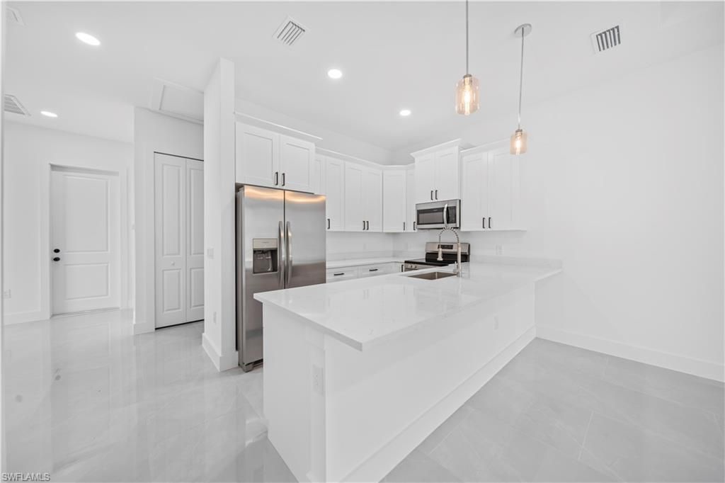 403/405 Bell Blvd S, Lehigh Acres, FL 33974 Photo