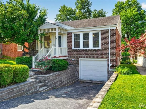 8738 Bridgeport Avenue, Brentwood, MO 63144