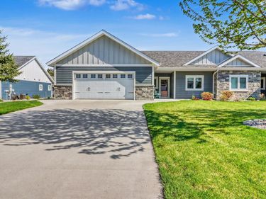 906 Lake Forest Circle, Detroit Lakes, MN 56501
