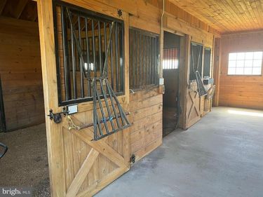 5265 BEAR HOLLOW LANE, AMISSVILLE, VA 20106