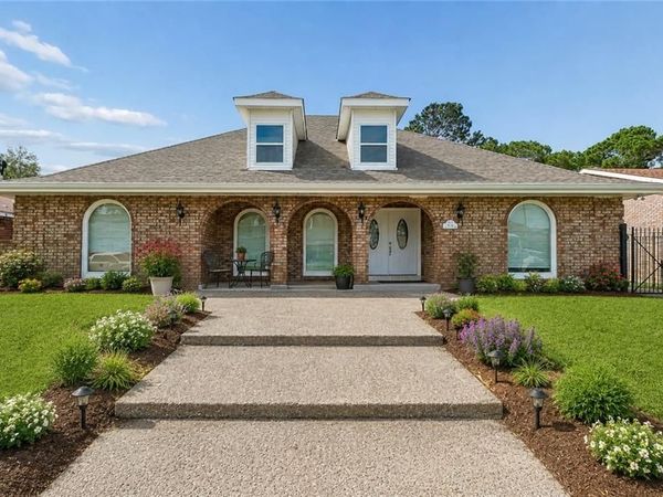 6916 LAKE WILLOW Drive, New Orleans, LA 70126