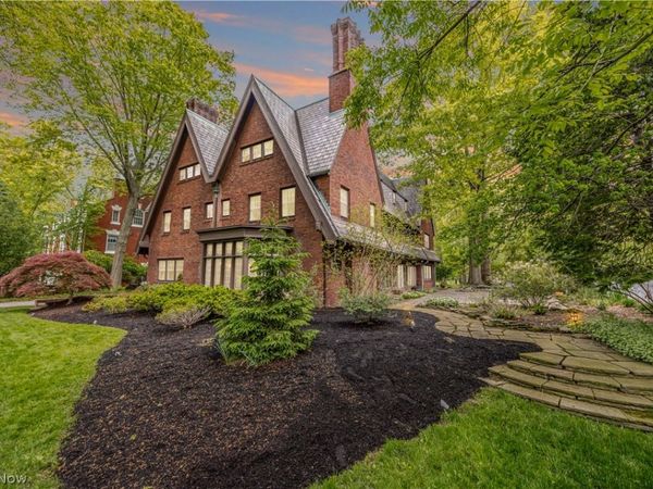 3085 Fairmount Boulevard , Cleveland Heights, OH 44118