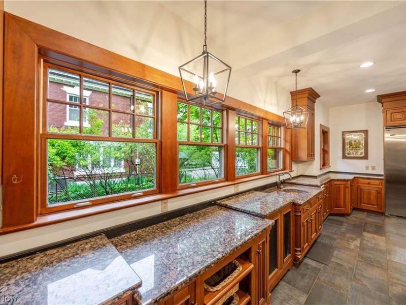 3085 Fairmount Boulevard, Cleveland Heights, OH 44118 Photo 17