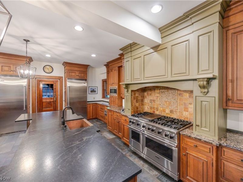 3085 Fairmount Boulevard, Cleveland Heights, OH 44118 Photo 18