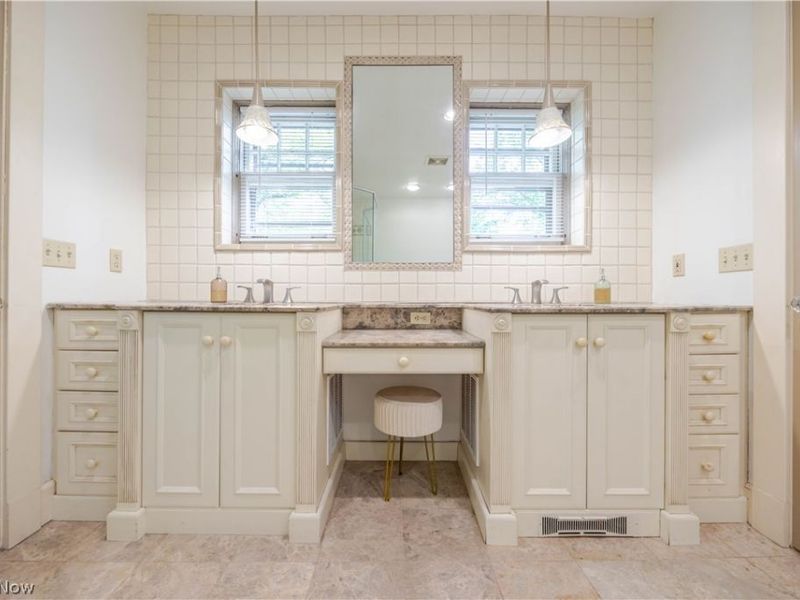 3085 Fairmount Boulevard, Cleveland Heights, OH 44118 Photo 32