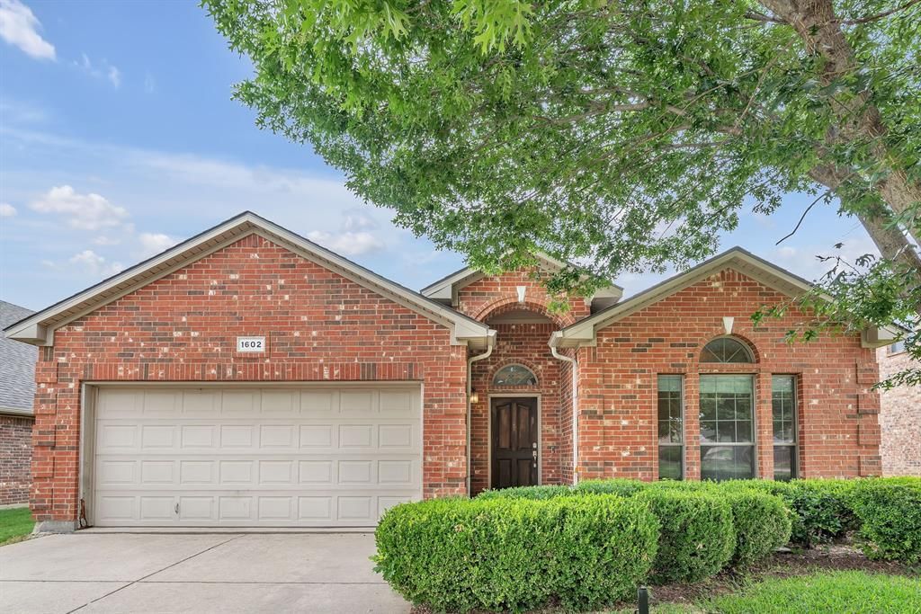 1602 Deer Crossing Drive, Arlington, TX 76002 Main Photo