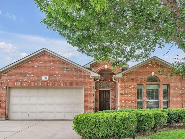 1602 Deer Crossing Drive, Arlington, TX 76002
