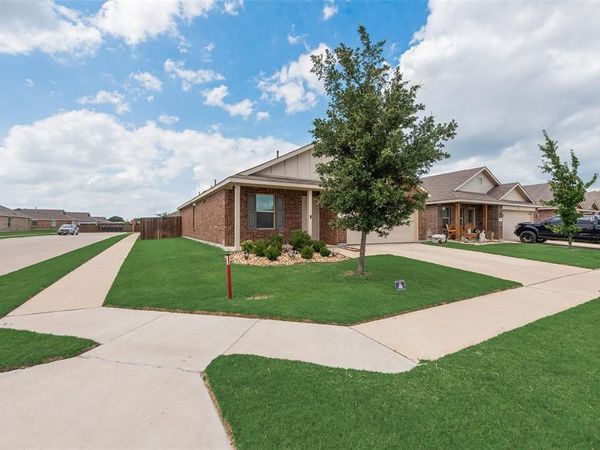 712 Odlozil Lane, Ennis, TX 75119