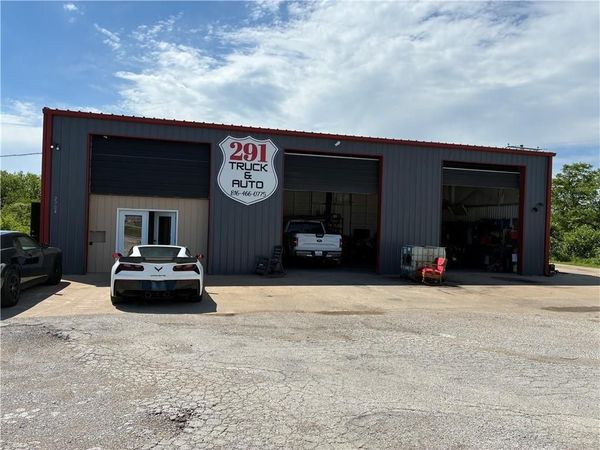 2704 N State Route 291 Highway, Harrisonville, MO 64701