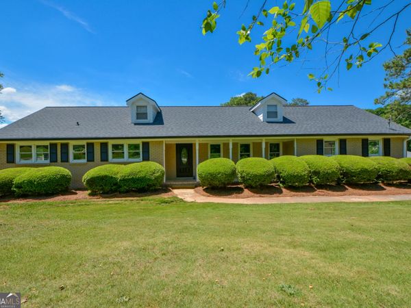 2683 Amberly Way, Snellville, GA 30078