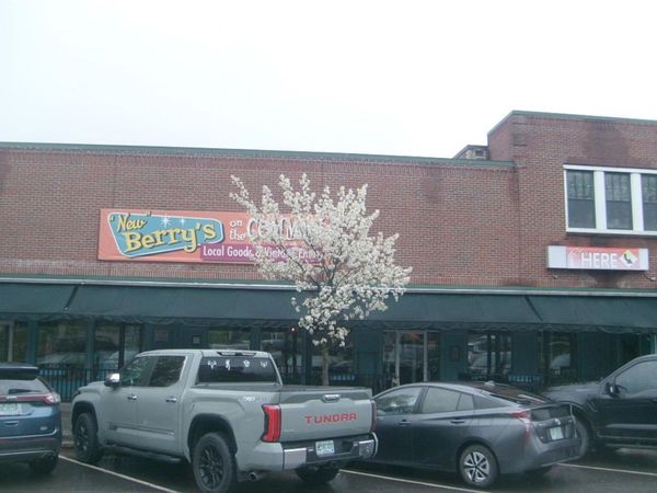 89 Main Street, Plymouth, NH 03264