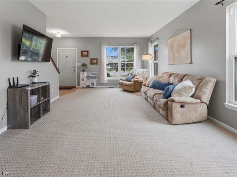 198 Gatwick Grove Circle, Wadsworth, OH 44281 Photo 12