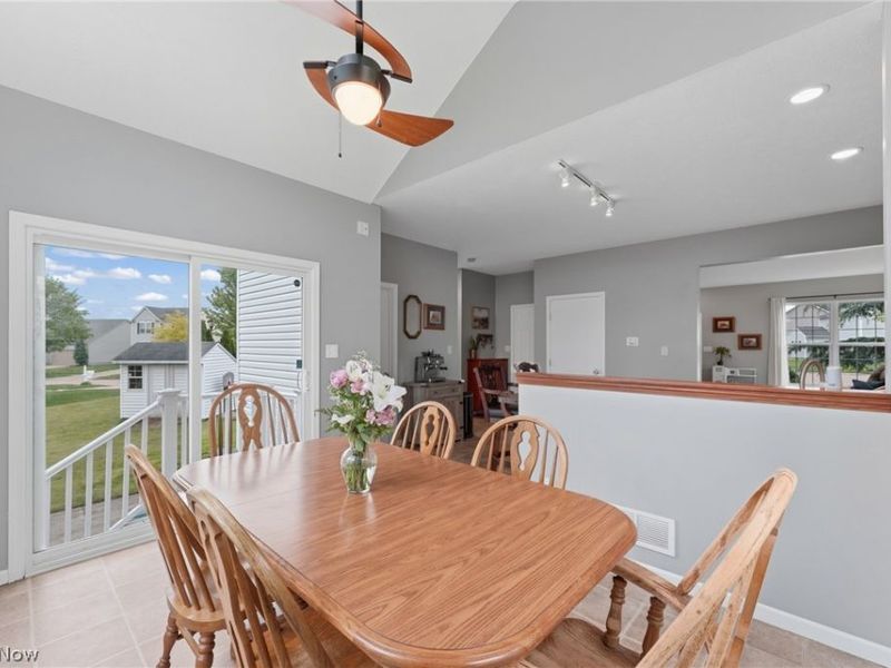 198 Gatwick Grove Circle, Wadsworth, OH 44281 Photo 18
