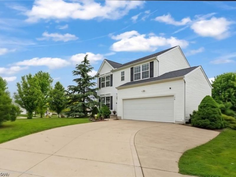 198 Gatwick Grove Circle, Wadsworth, OH 44281 Photo 2