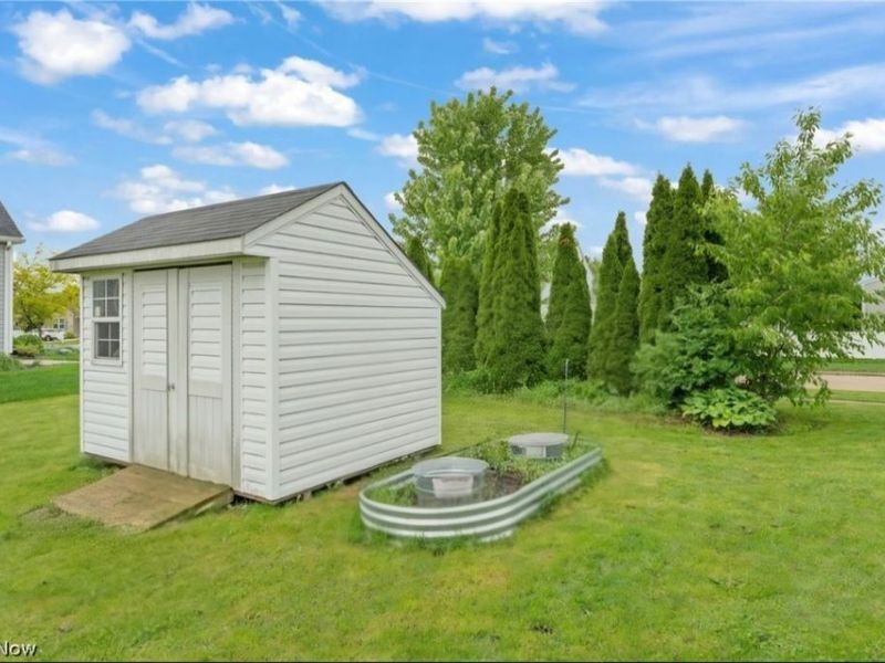 198 Gatwick Grove Circle, Wadsworth, OH 44281 Photo 9