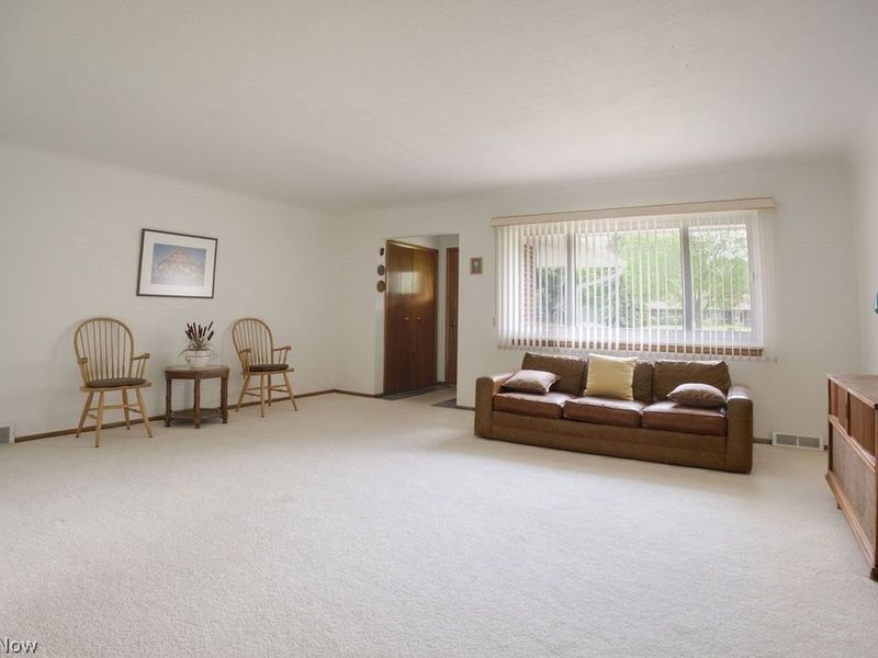 492 Jeannette Drive, Richmond Heights, OH 44143 Photo 10