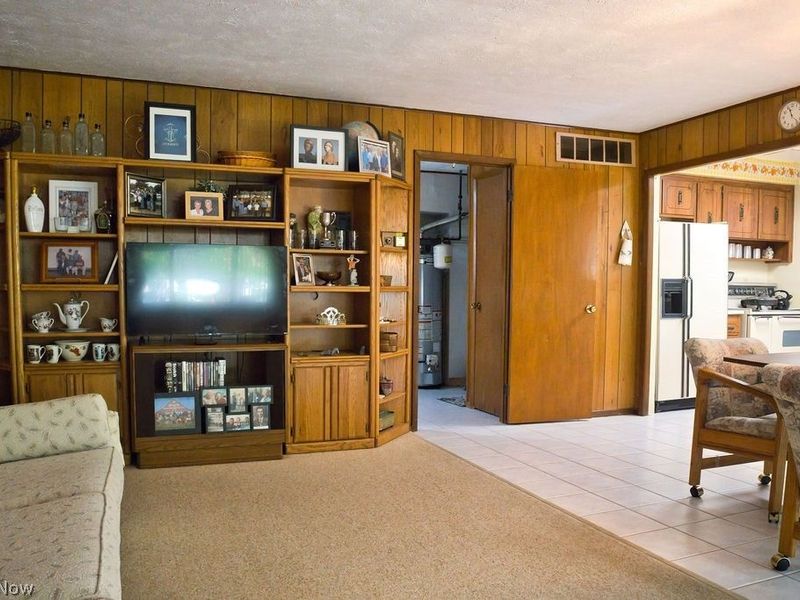 492 Jeannette Drive, Richmond Heights, OH 44143 Photo 5