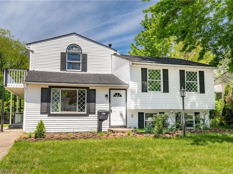 1271 Carol Drive, Kent, OH 44240 Photo 2