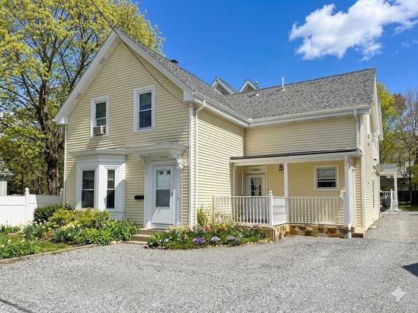 1084 Chestnut St, Unit 1, Newton, MA 02464