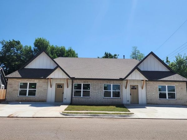 100 S. Walnut Street, Edmond, OK 73003