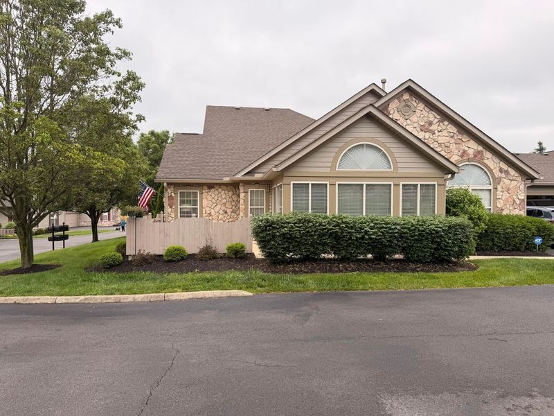 2143 William T Circle , Lancaster, OH 43130 Photo 2