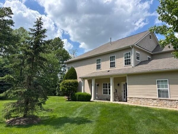 9069 Polaris Lakes Drive , Columbus, OH 43240