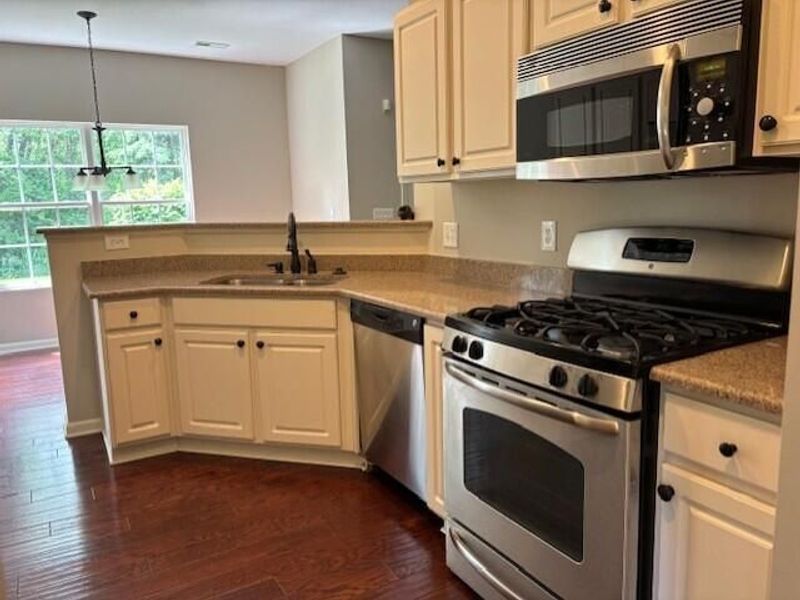 9069 Polaris Lakes Drive, Columbus, OH 43240 Photo 12