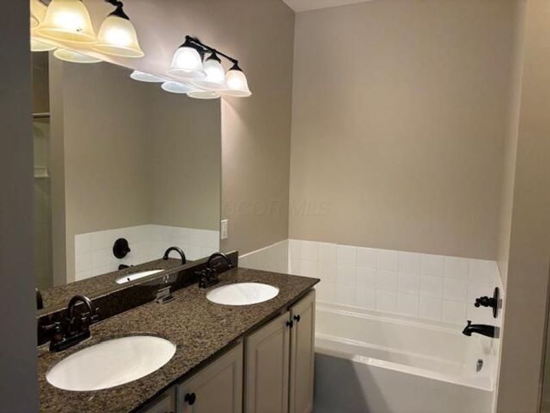 9069 Polaris Lakes Drive, Columbus, OH 43240 Photo 18