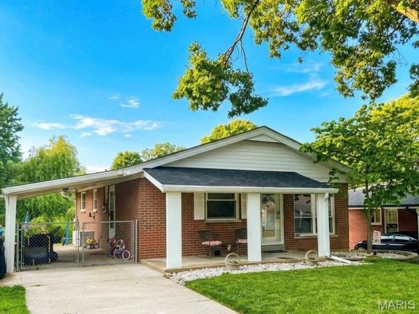8537 Vasel Avenue, St Louis, MO 63123