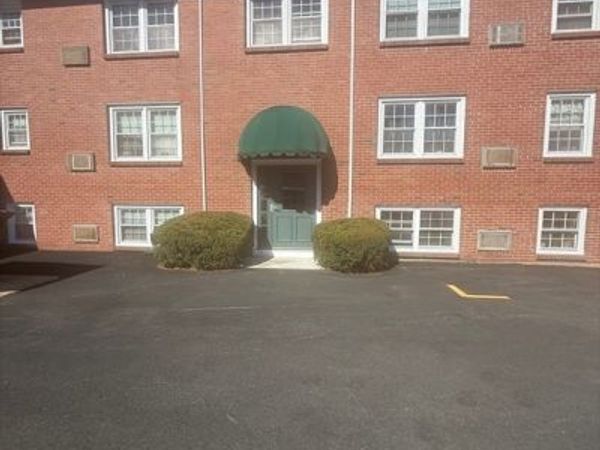 210 Hillside, Unit 37, Needham, MA 02494