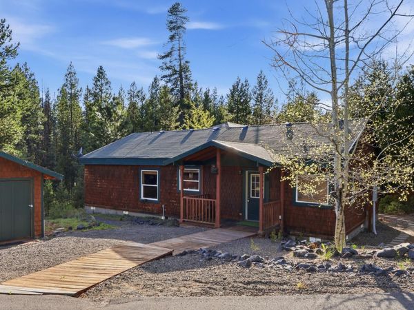 19140 Springfield Court, Crescent Lake, OR 97733