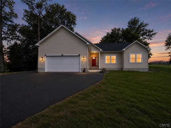 5101 W Lake Road, Auburn, NY 13021