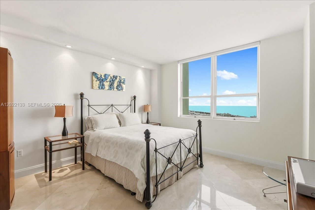 90 Alton Rd, Unit PH3203, Miami Beach, FL 33139 Photo
