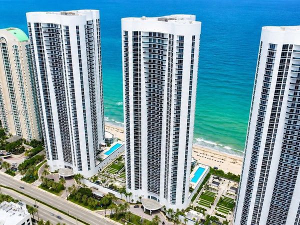 15901 Collins Ave , Unit 403, Sunny Isles Beach, FL 33160