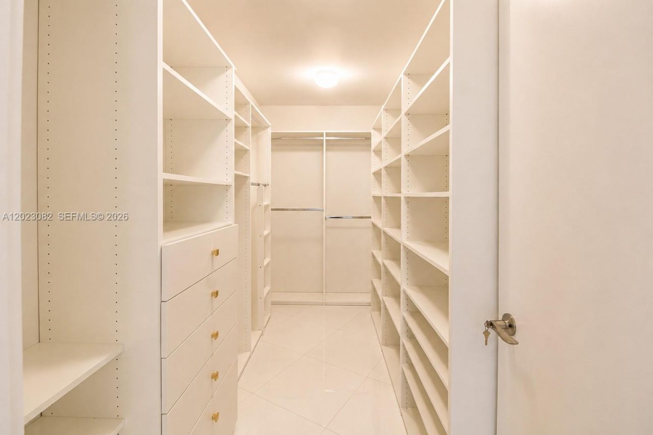 15901 Collins Ave , Unit 403, Sunny Isles Beach, FL 33160 Photo