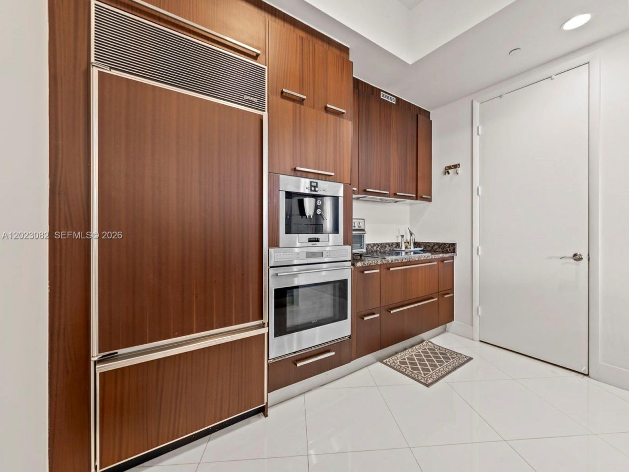 15901 Collins Ave , Unit 403, Sunny Isles Beach, FL 33160 Photo