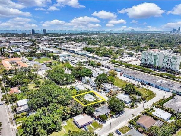 261 NW 73rd Ter , Miami, FL 33150