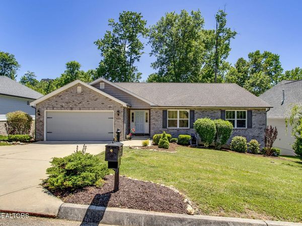 9852 Chesney Hill Lane, Knoxville, TN 37931