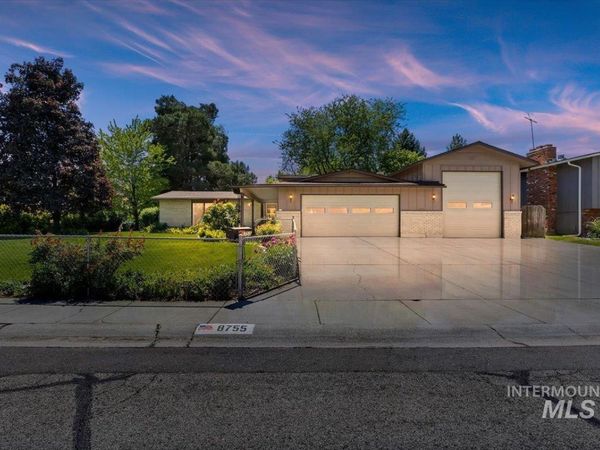 8755 W Cranbrook Dr, Boise, ID 83704