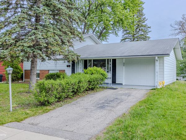430 Bode Road , Hoffman Estates, IL 60169