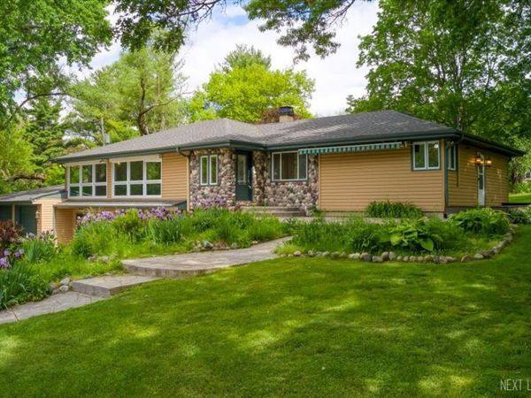 38W042 Silver Glen Road , St. Charles, IL 60175