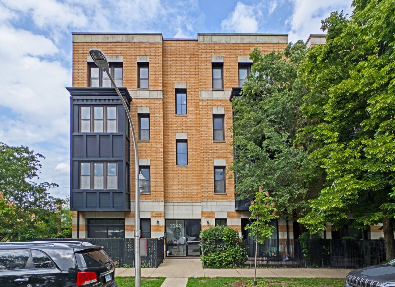2243 N Lister Avenue, Unit 402, Chicago, IL 60614 Main Photo