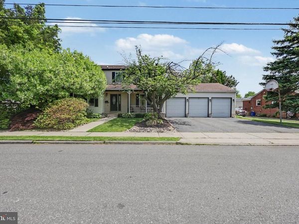 518 TASKER AVENUE , FOLSOM, PA 19033
