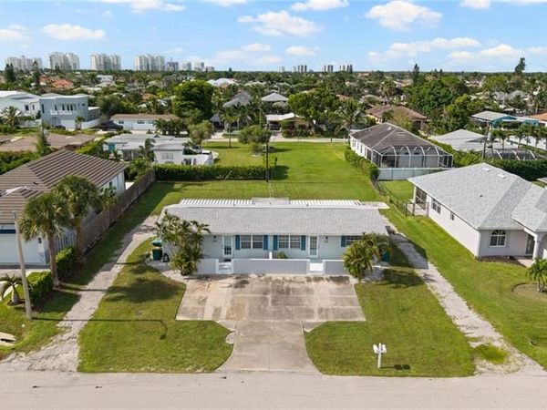 545 102ND AVE N, NAPLES, FL 34108