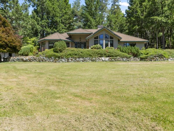 1562 Sleepy Hollow Loop, Grants Pass, OR 97527
