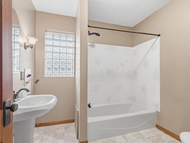 22 E Como Avenue, Columbus, OH 43202 Photo 34