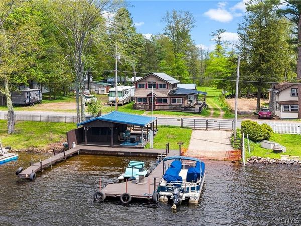 1392 County Route 17 , Bernhards Bay, NY 13028