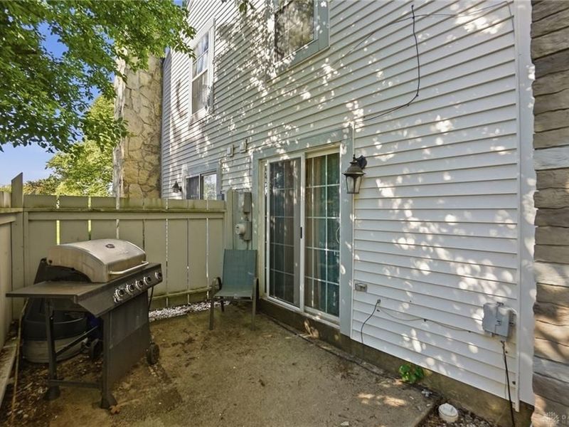 2051 Foxknoll Drive, Centerville, OH 45458 Photo 21