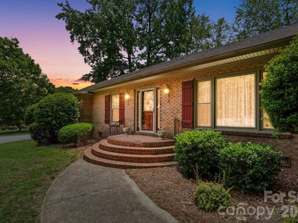 5705 Foxcrest Drive, Mint Hill, NC 28227